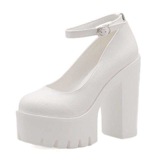 v-white_shoes__1673505175.jpg